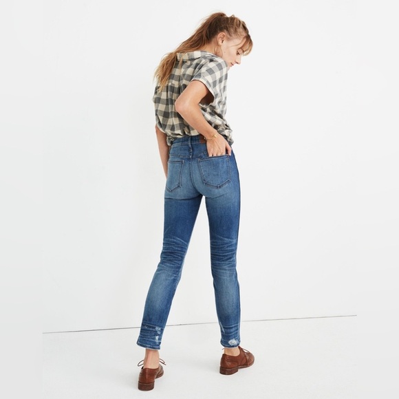 Madewell Slim Straight Jeans: Distressed Button-Front Edition - Size 25 - Picture 3 of 5